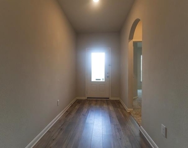 2100 Penaflor Drive - Photo Thumbnail 20