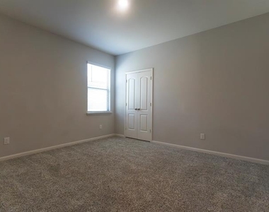 2100 Penaflor Drive - Photo Thumbnail 15