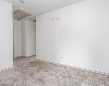 1328 Hill Country Place - Photo Thumbnail 22