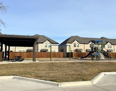 1328 Hill Country Place - Photo Thumbnail 30