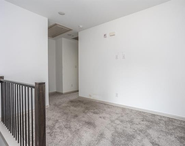 1328 Hill Country Place - Photo Thumbnail 23
