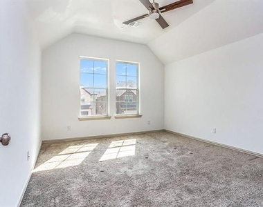 1328 Hill Country Place - Photo Thumbnail 25