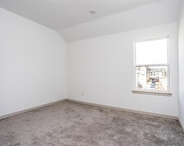 1328 Hill Country Place - Photo Thumbnail 17