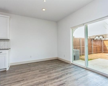 1328 Hill Country Place - Photo Thumbnail 7