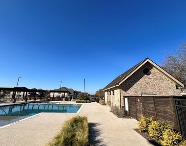 1328 Hill Country Place - Photo Thumbnail 29