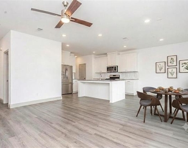 1328 Hill Country Place - Photo Thumbnail 5