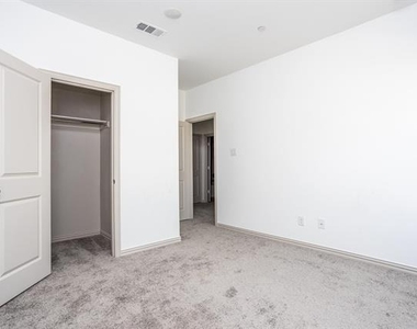 1328 Hill Country Place - Photo Thumbnail 15