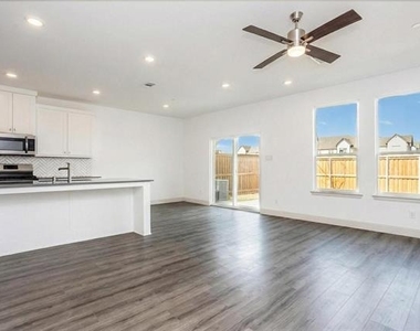 1328 Hill Country Place - Photo Thumbnail 4