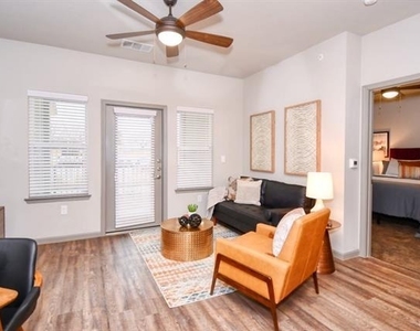 4800 W Illinois Avenue - Photo Thumbnail 12