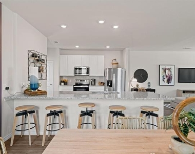 5600 Shore Point Trail - Photo Thumbnail 10
