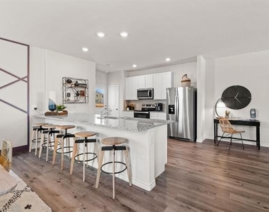 5600 Shore Point Trail - Photo Thumbnail 14