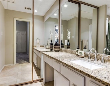 1461 Javelin Way - Photo Thumbnail 6