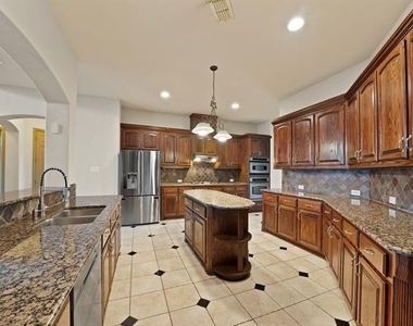 2245 Homestead Lane - Photo Thumbnail 14