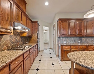 2245 Homestead Lane - Photo Thumbnail 10