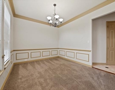 2245 Homestead Lane - Photo Thumbnail 7