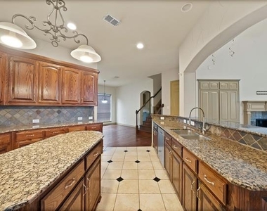 2245 Homestead Lane - Photo Thumbnail 9