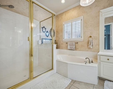 5012 Kirkland Court - Photo Thumbnail 9
