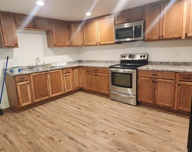 202 W Martin - Photo Thumbnail 1