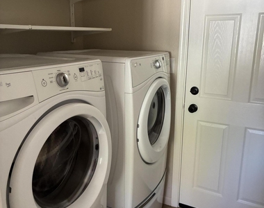 2058 E Fremont Drive - Photo Thumbnail 6