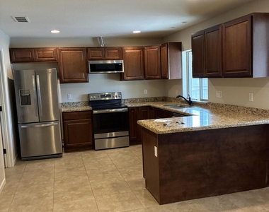 2058 E Fremont Drive - Photo Thumbnail 4