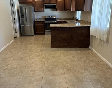 2058 E Fremont Drive - Photo Thumbnail 3