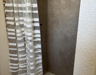 2058 E Fremont Drive - Photo Thumbnail 9