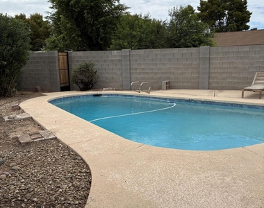 2058 E Fremont Drive - Photo Thumbnail 18