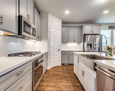 5490 Peregrine Lane - Photo Thumbnail 5