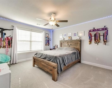 5490 Peregrine Lane - Photo Thumbnail 11