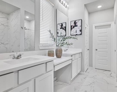 1100 Parkstone Drive - Photo Thumbnail 13
