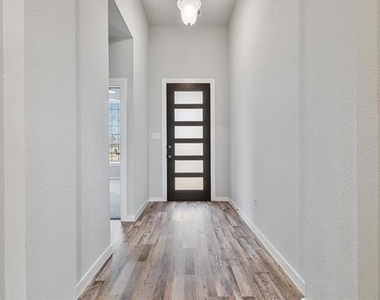 1100 Parkstone Drive - Photo Thumbnail 1