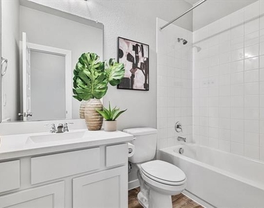 1100 Parkstone Drive - Photo Thumbnail 2