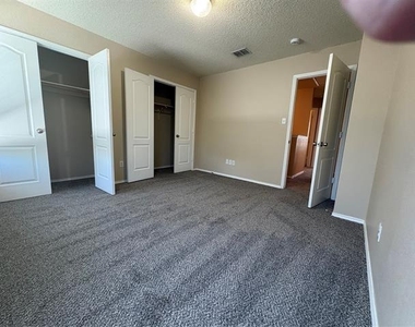 5744 Giddyup Lane - Photo Thumbnail 34