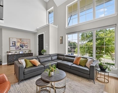 8700 Fairway Lane - Photo Thumbnail 7