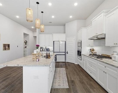 3006 Milton Drive - Photo Thumbnail 9