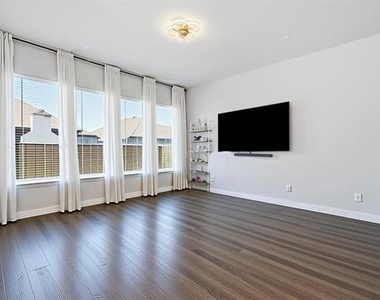 3006 Milton Drive - Photo Thumbnail 11