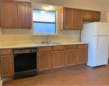 8518 Holly Street - Photo Thumbnail 3