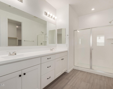 2503 S 180th Drive - Photo Thumbnail 15