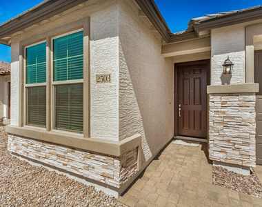 2503 S 180th Drive - Photo Thumbnail 3