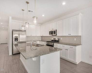 2503 S 180th Drive - Photo Thumbnail 4