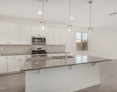 2503 S 180th Drive - Photo Thumbnail 5