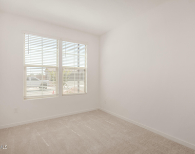2503 S 180th Drive - Photo Thumbnail 23