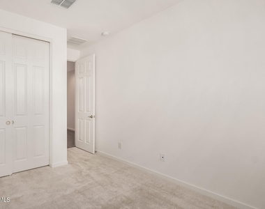 2503 S 180th Drive - Photo Thumbnail 24