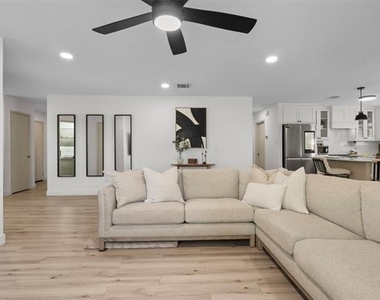2031 Lake Trail Drive - Photo Thumbnail 10