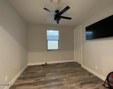40505 W Agave Road - Photo Thumbnail 5
