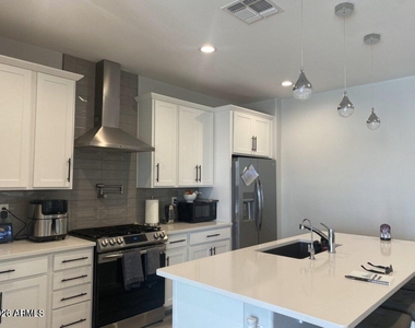 40505 W Agave Road - Photo Thumbnail 12
