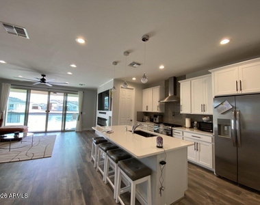 40505 W Agave Road - Photo Thumbnail 3