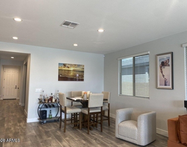 40505 W Agave Road - Photo Thumbnail 13