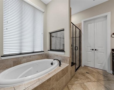 1213 Lewiston Drive - Photo Thumbnail 20