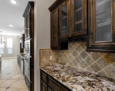 1213 Lewiston Drive - Photo Thumbnail 4